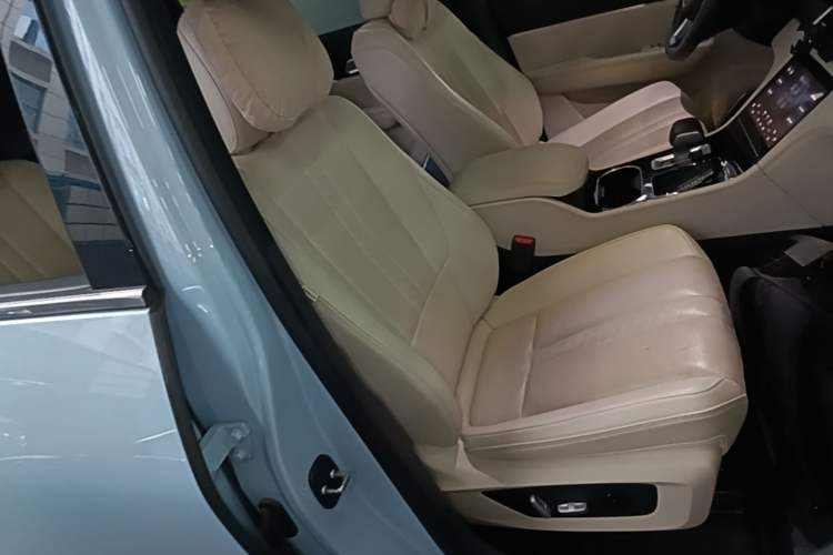 Used Li Auto ONE 2020 Extended-Range 6-Seater Version Right Front Seat