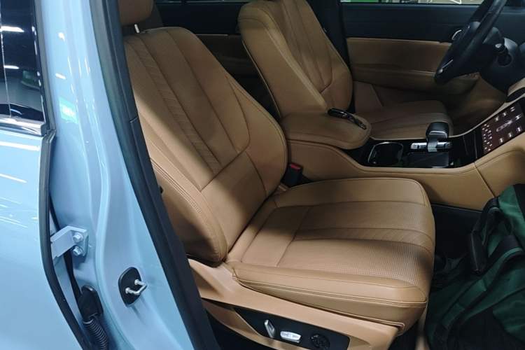 Used Li Auto ONE 2020 Extended-Range 6-Seater Version Right Front Seat