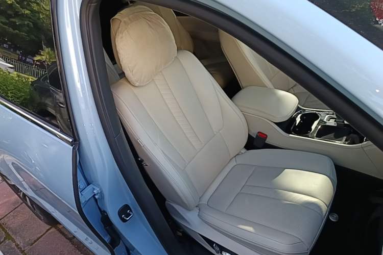 Used Li Auto ONE 2020 Extended-Range 6-Seater Version Right Front Seat