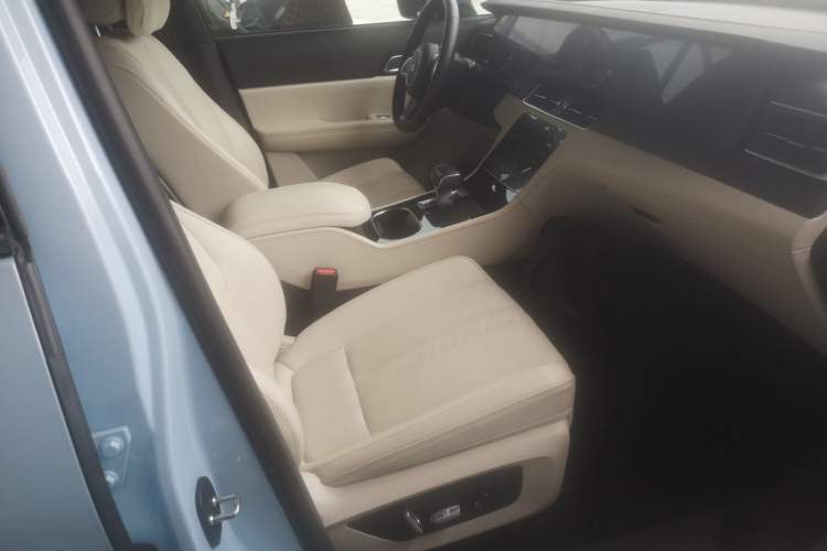 Used Li Auto ONE 2020 Extended-Range 6-Seater Version Right Front Seat