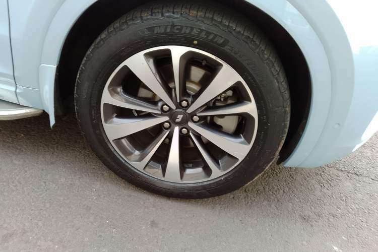Used Li Auto ONE 2020 Extended-Range 6-Seater Version Right Front Wheel Hub