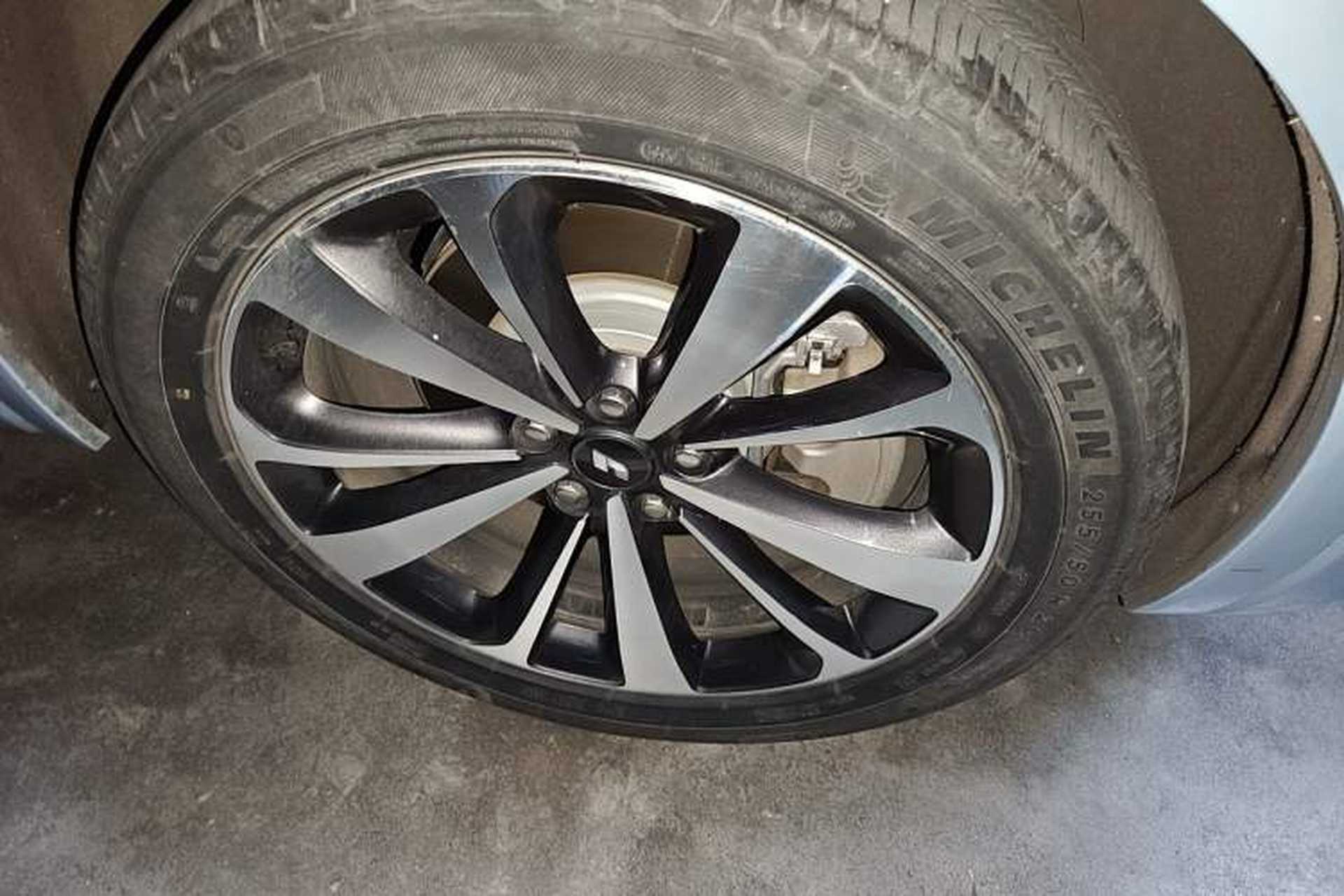 Used Li Auto ONE 2020 Extended-Range 6-Seater Version Right Front Wheel Hub