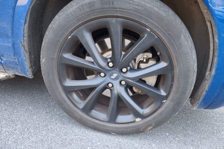 Used Li Auto ONE 2020 Range-Extended 7-Seater Version Right Front Wheel Hub