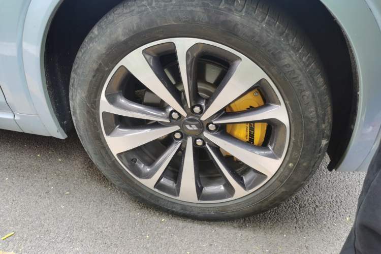 Used Li Auto ONE 2020 Extended-Range 6-Seater Version Right Front Wheel Hub