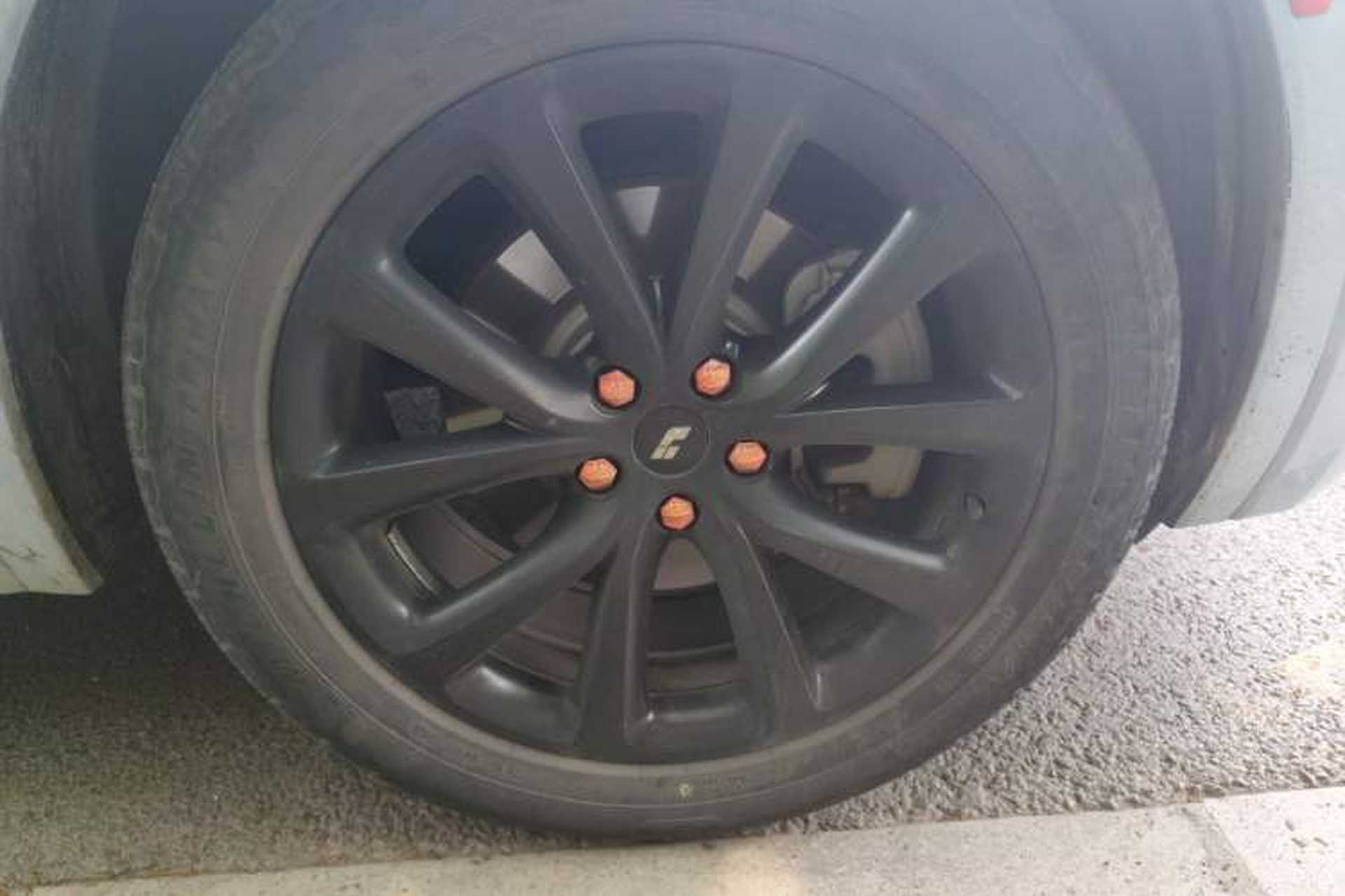 Used Li Auto ONE 2020 Extended-Range 6-Seater Version Right Front Wheel Hub
