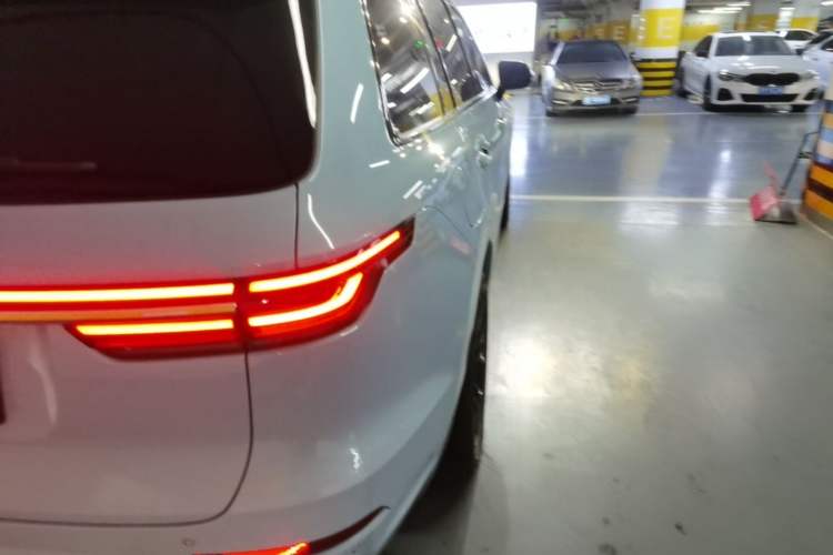 Used Li Auto ONE 2020 Extended-Range 6-Seater Version Right Rear Taillight