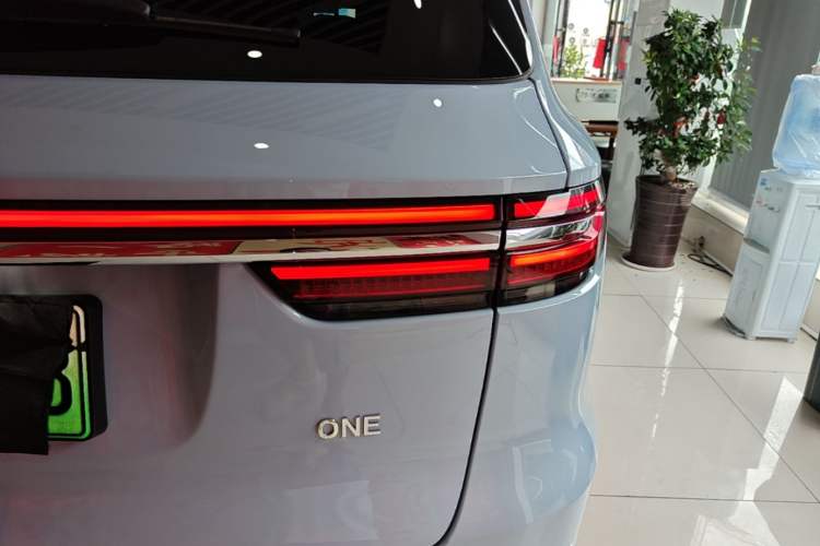 Used Li Auto ONE 2020 Extended-Range 6-Seater Version Right Rear Taillight