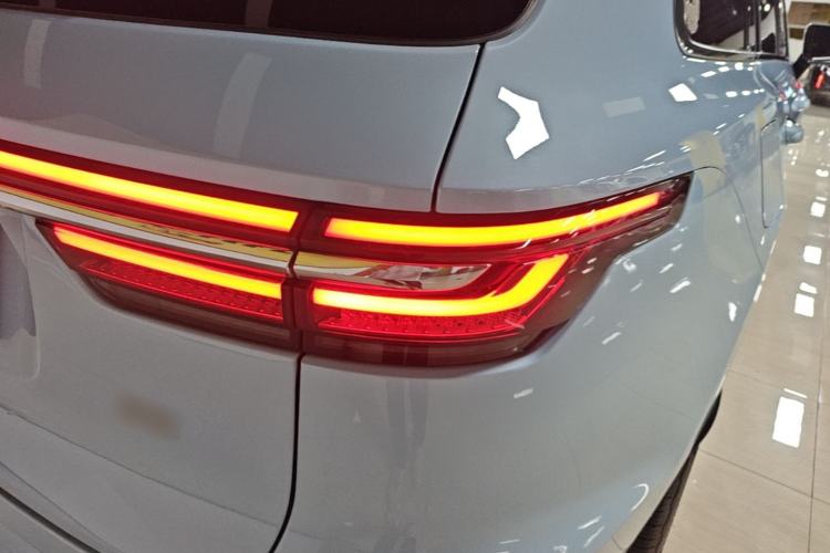 Used Li Auto ONE 2020 Range-Extended 7-Seater Version Right Rear Taillight