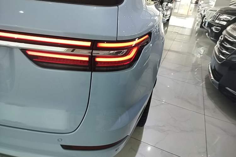 Used Li Auto ONE 2020 Extended-Range 6-Seater Version Right Rear Taillight