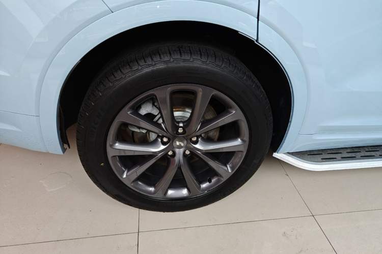 Used Li Auto ONE 2020 Extended-Range 6-Seater Version Right Rear Wheel Hub