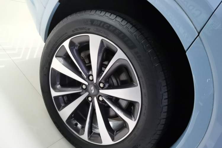 Used Li Auto ONE 2020 Extended-Range 6-Seater Version Right Rear Wheel Hub