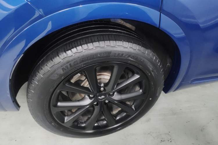 Used Li Auto ONE 2020 Extended-Range 6-Seater Version Right Rear Wheel Hub
