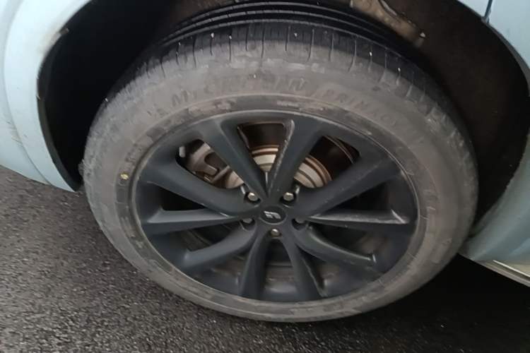 Used Li Auto ONE 2020 Extended-Range 6-Seater Version Right Rear Wheel Hub