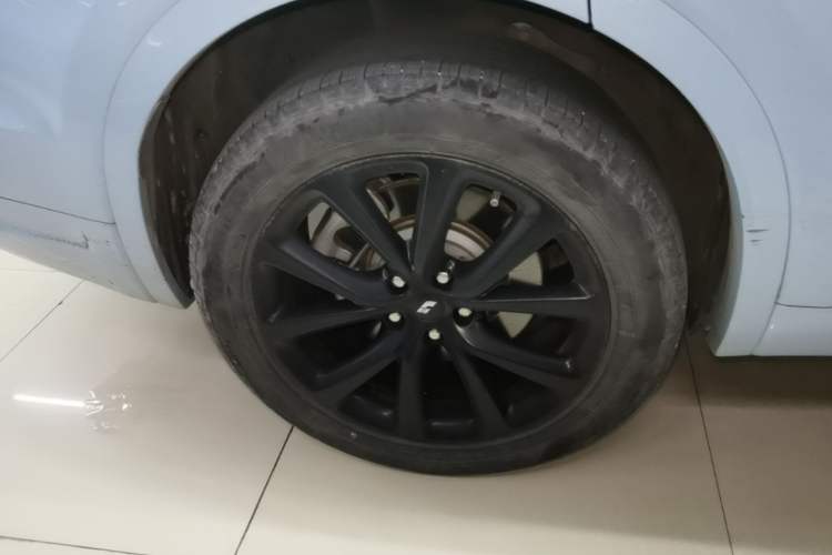 Used Li Auto ONE 2020 Extended-Range 6-Seater Version Right Rear Wheel Hub