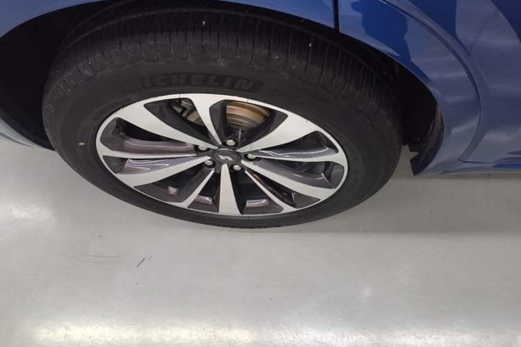 Used Li Auto ONE 2020 Extended-Range 6-Seater Version Right Rear Wheel Hub