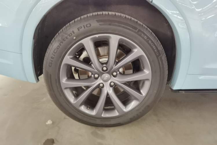 Used Li Auto ONE 2020 Extended-Range 6-Seater Version Right Rear Wheel Hub