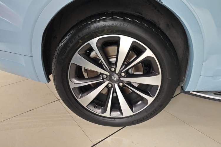 Used Li Auto ONE 2020 Extended-Range 6-Seater Version Right Rear Wheel Hub