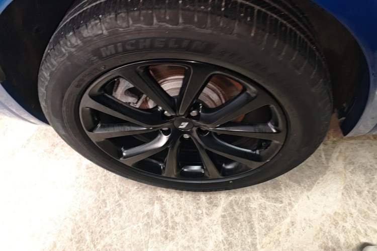 Used Li Auto ONE 2020 Extended-Range 6-Seater Version Right Rear Wheel Hub