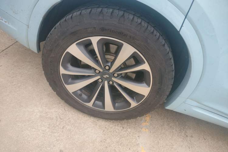 Used Li Auto ONE 2020 Extended-Range 6-Seater Version Right Rear Wheel Hub