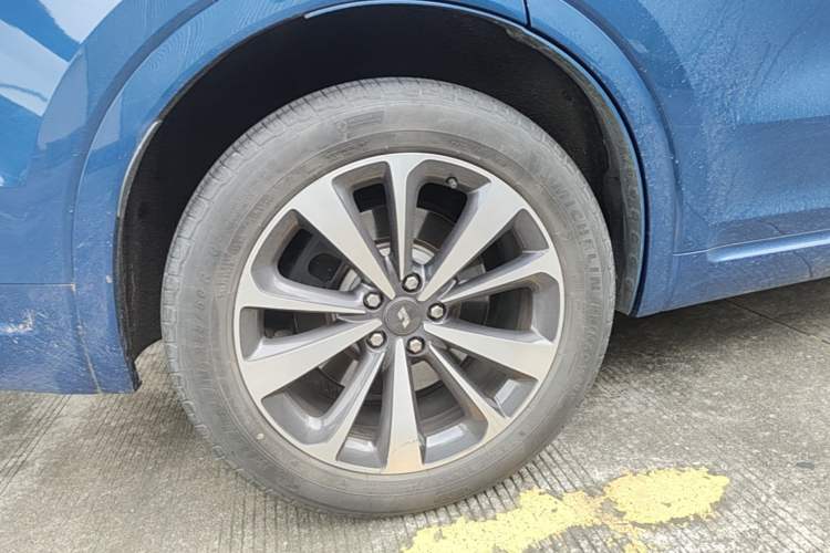Used Li Auto ONE 2020 Extended-Range 6-Seater Version Right Rear Wheel Hub