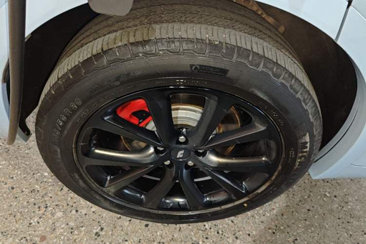 Used Li Auto ONE 2020 Extended-Range 6-Seater Version Right Rear Wheel Hub