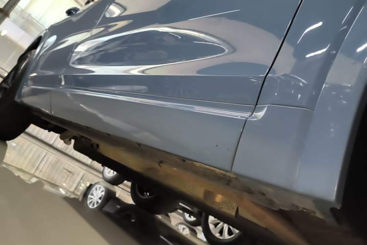Used Li Auto ONE 2020 Extended-Range 6-Seater Version Right Side Sill