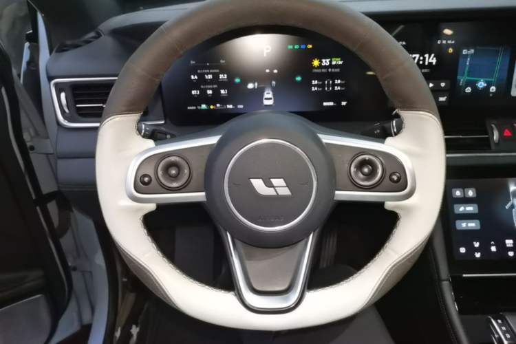 Used Li Auto ONE 2020 Extended-Range 6-Seater Version Steering Wheel