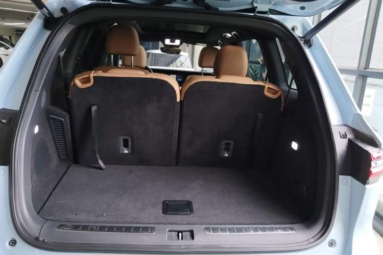 Used Li Auto ONE 2020 Extended-Range 6-Seater Version Trunk