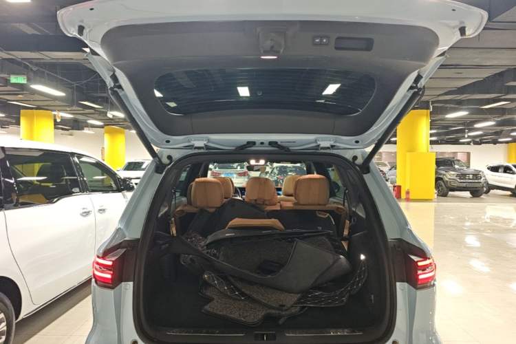 Used Li Auto ONE 2020 Range-Extended 7-Seater Version Trunk