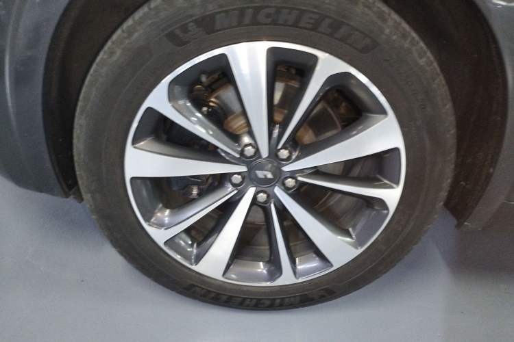 Used Li Auto ONE 2020 Extended-Range 6-Seater Version Left Front Wheel Hub