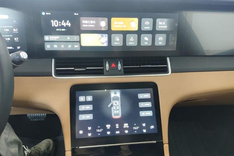 Used Li Auto ONE 2020 Extended-Range 6-Seater Version Audio And AC Panel