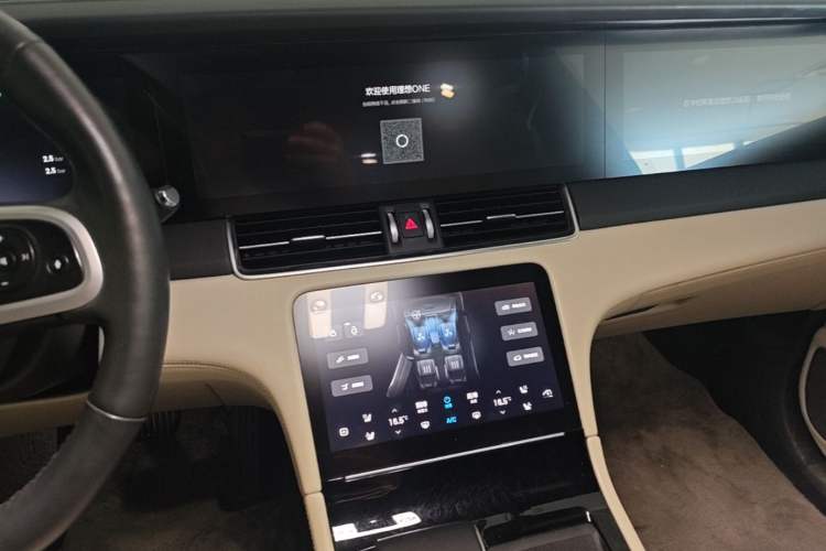 Used Li Auto ONE 2020 Extended-Range 6-Seater Version Audio And AC Panel