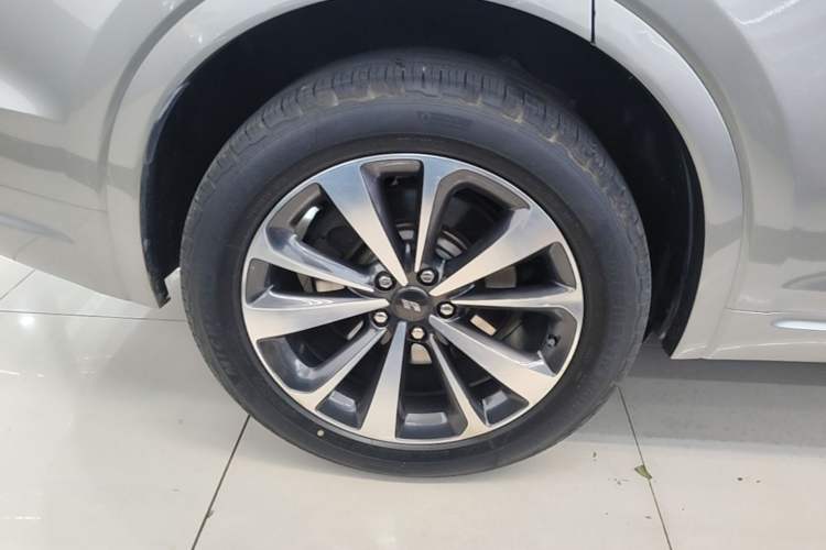 Used Li Auto ONE 2020 Extended-Range 6-Seater Version Exterior 5