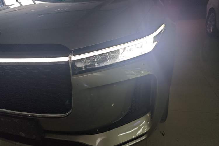 Used Li Auto ONE 2020 Extended-Range 6-Seater Version Left Front Headlight