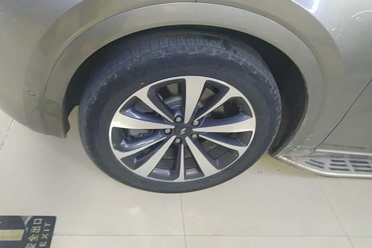 Used Li Auto ONE 2020 Extended-Range 6-Seater Version Left Front Wheel Hub