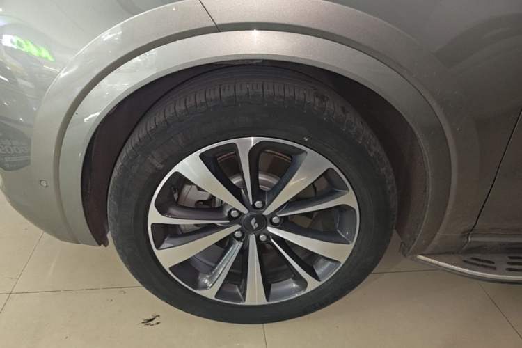 Used Li Auto ONE 2020 Extended-Range 6-Seater Version Left Front Wheel Hub