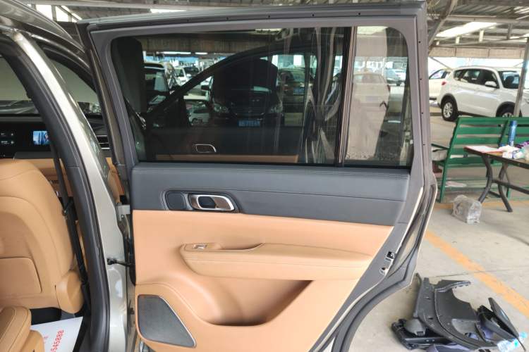Used Li Auto ONE 2020 Extended-Range 6-Seater Version Right Rear Door Interior
