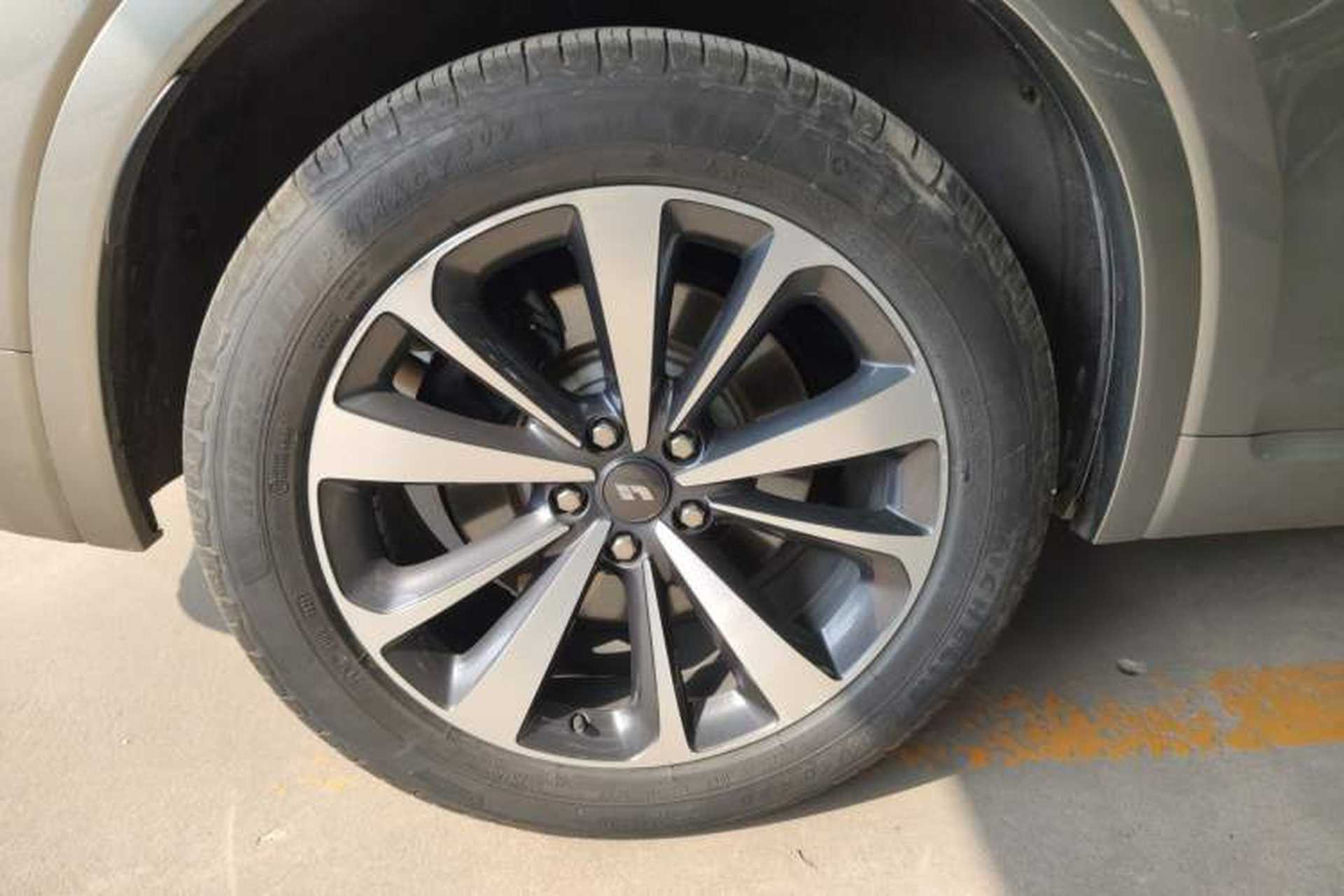 Used Li Auto ONE 2020 Extended-Range 6-Seater Version Right Rear Wheel Hub