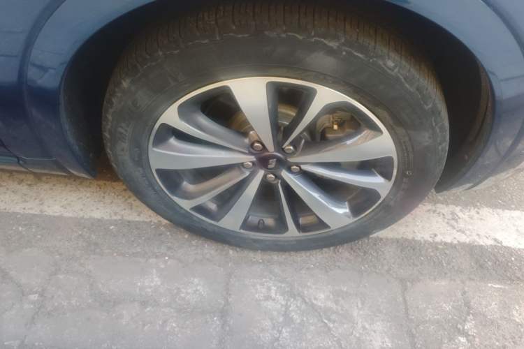 Used Li Auto ONE 2020 Extended-Range 6-Seater Version Right Front Wheel Hub