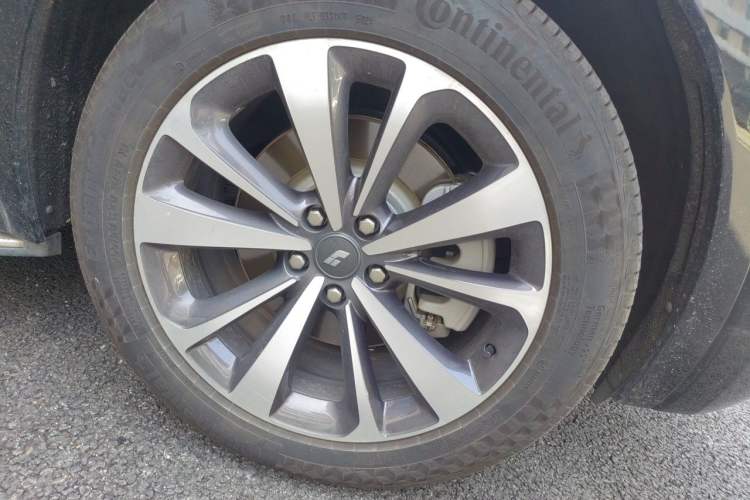 Used Li Auto ONE 2020 Extended-Range 6-Seater Version Right Front Wheel Hub