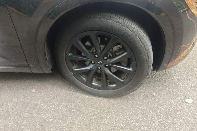 Used Li Auto ONE 2020 Extended-Range 6-Seater Version Right Front Wheel Hub