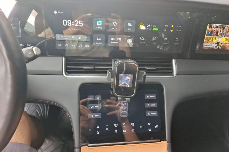 Used Li Auto ONE 2020 Extended-Range 6-Seater Version Audio And AC Panel