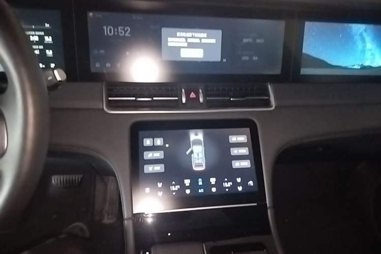 Used Li Auto ONE 2020 Extended-Range 6-Seater Version Audio And AC Panel