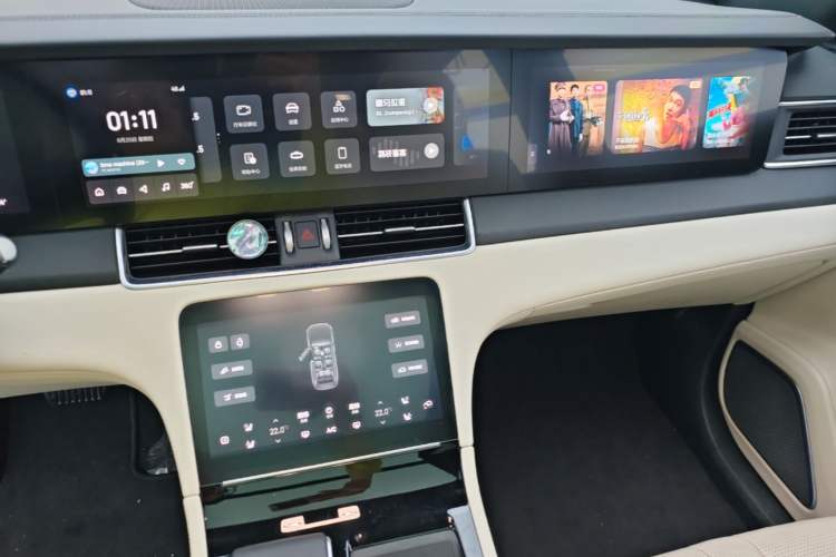 Used Li Auto ONE 2020 Extended-Range 6-Seater Version Audio And AC Panel