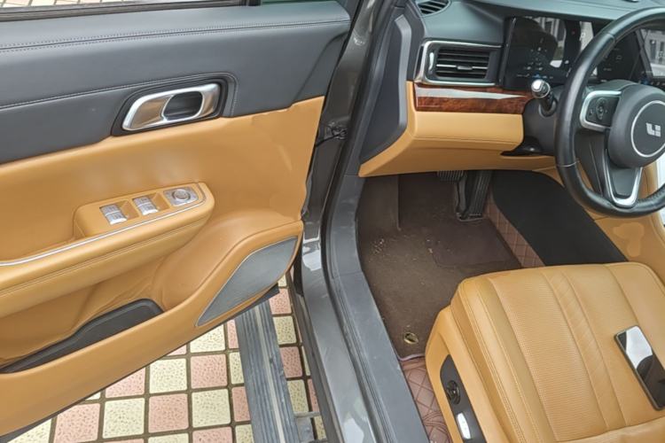 Used Li Auto ONE 2020 Extended-Range 6-Seater Version Driver Seat