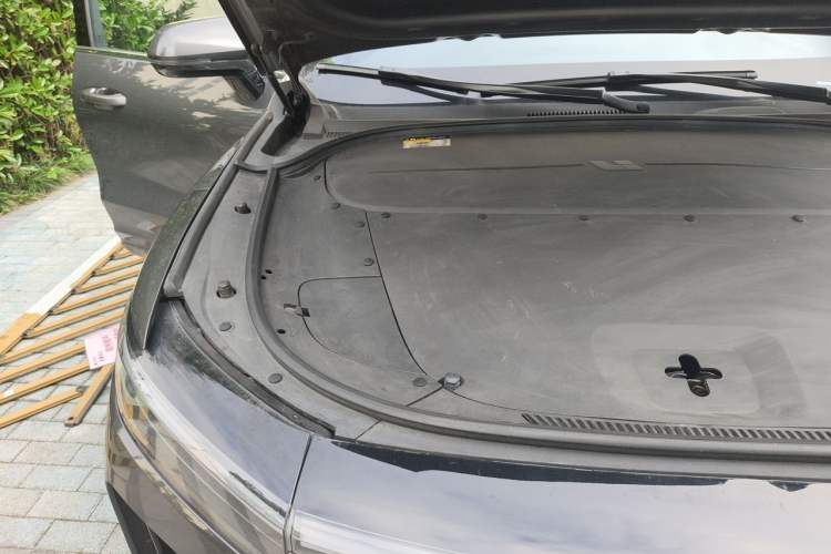 Used Li Auto ONE 2020 Extended-Range 6-Seater Version Engine Bay Right