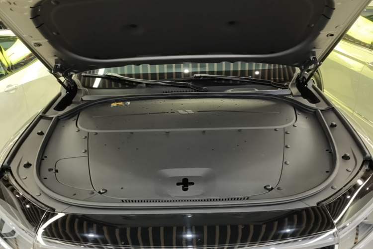 Used Li Auto ONE 2020 Extended-Range 6-Seater Version Engine Bay