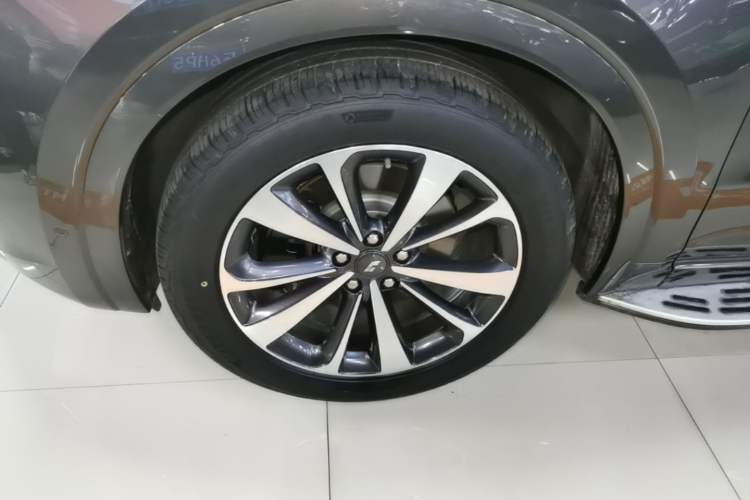 Used Li Auto ONE 2020 Extended-Range 6-Seater Version Exterior 1