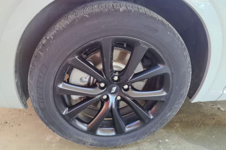 Used Li Auto ONE 2020 Extended-Range 6-Seater Version Exterior 4