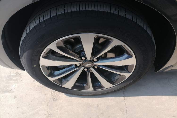 Used Li Auto ONE 2020 Extended-Range 6-Seater Version Exterior 4